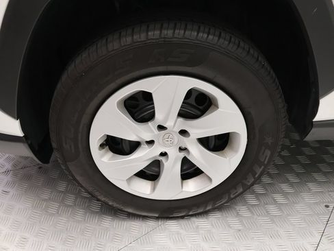 Certified 2024 Toyota RAV4 LE FWD image 4
