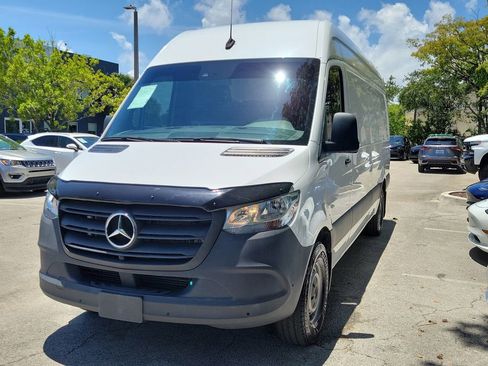 Used 2023 Mercedes-Benz Sprinter 2500 image 4