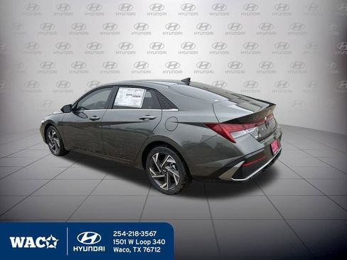 Used 2025 Hyundai Elantra SEL image 5