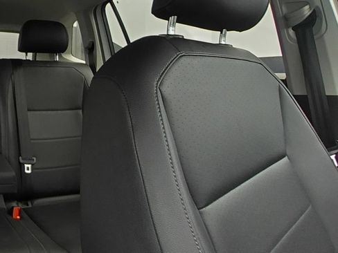 Used 2020 Volkswagen Tiguan SE AWD/4WD image 11