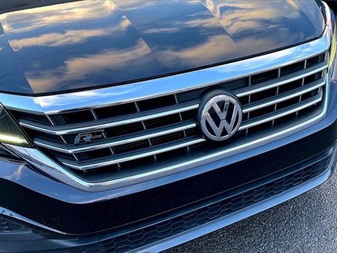 Used 2020 Volkswagen Passat 2.0T R-Line image 30