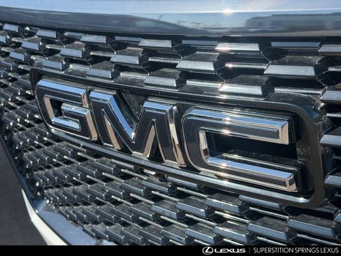 Used 2023 GMC Yukon Denali Ultimate AWD/4WD image 9