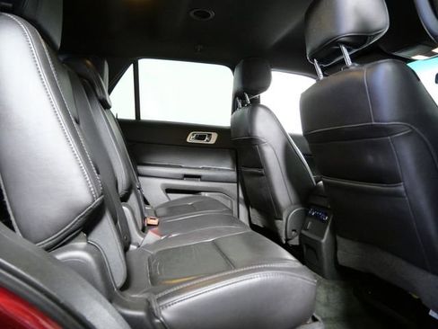 Used 2013 Ford Explorer XLT AWD/4WD image 12