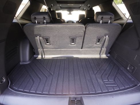 Used 2023 Chevrolet Traverse Premier w/ Redline Edition FWD image 29