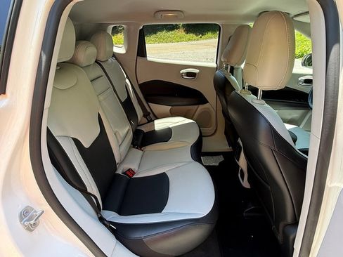 Used 2019 Jeep Compass Limited AWD/4WD image 16