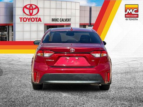 Certified 2025 Toyota Corolla LE FWD image 4