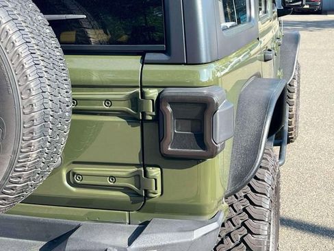 Used 2021 Jeep Wrangler Unlimited Sport AWD/4WD image 9