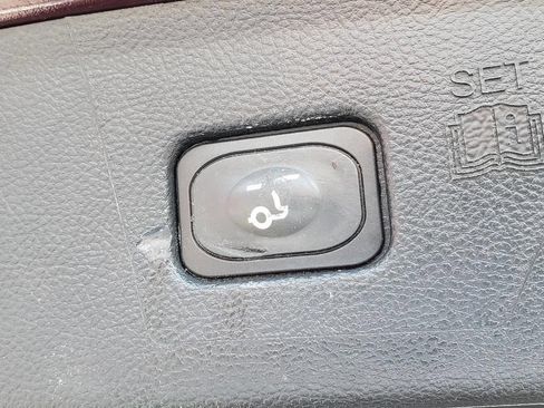 Used 2019 Ford Edge Titanium w/ Equipment Group 301A AWD/4WD image 10