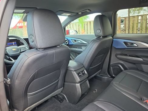 Used 2025 Chevrolet Equinox EV LT FWD image 12