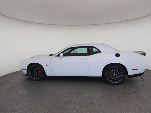 Used 2022 Dodge Challenger R/T Scat Pack w/ Plus Package image 8