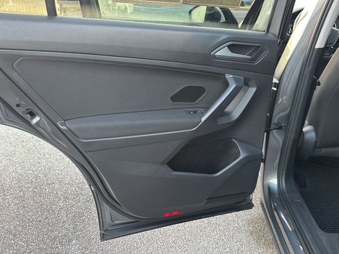 Used 2021 Volkswagen Tiguan S image 15