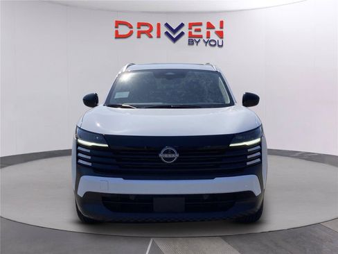 New 2026 Nissan Kicks SV w/ SV Premium Package FWD image 3