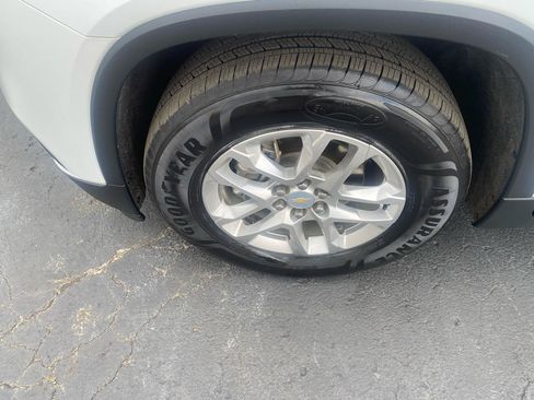 Used 2021 Chevrolet Traverse LT AWD/4WD image 4