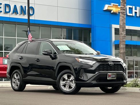 Used 2025 Toyota RAV4 XLE FWD image 2