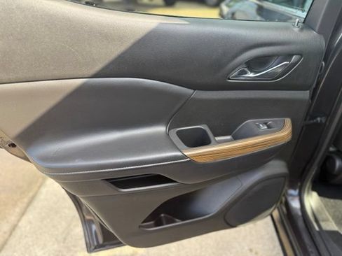 Used 2019 GMC Acadia SLE w/ LPO, Floor Liner Package FWD image 17