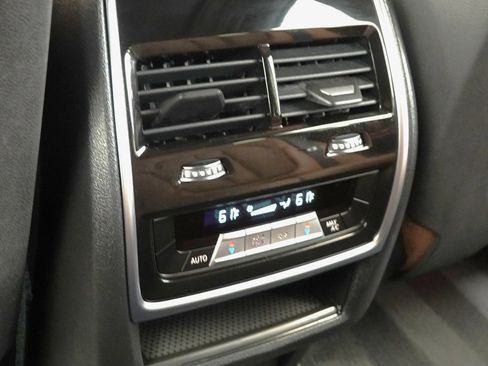 Used 2019 BMW X5 xDrive40i w/ M Sport Package image 43