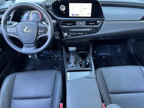 Used 2024 Lexus ES 300h w/ Premium Package FWD image 16