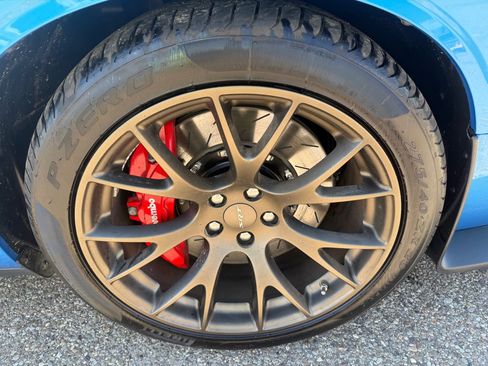Used 2016 Dodge Challenger SRT Hellcat RWD image 15