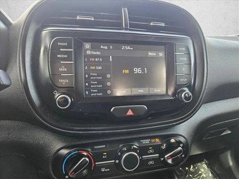 Used 2020 Kia Soul LX FWD image 13