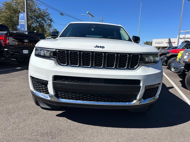 Used 2023 Jeep Grand Cherokee L Limited AWD/4WD image 20