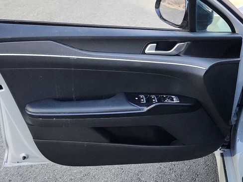 Used 2023 Kia K5 GT-Line image 12