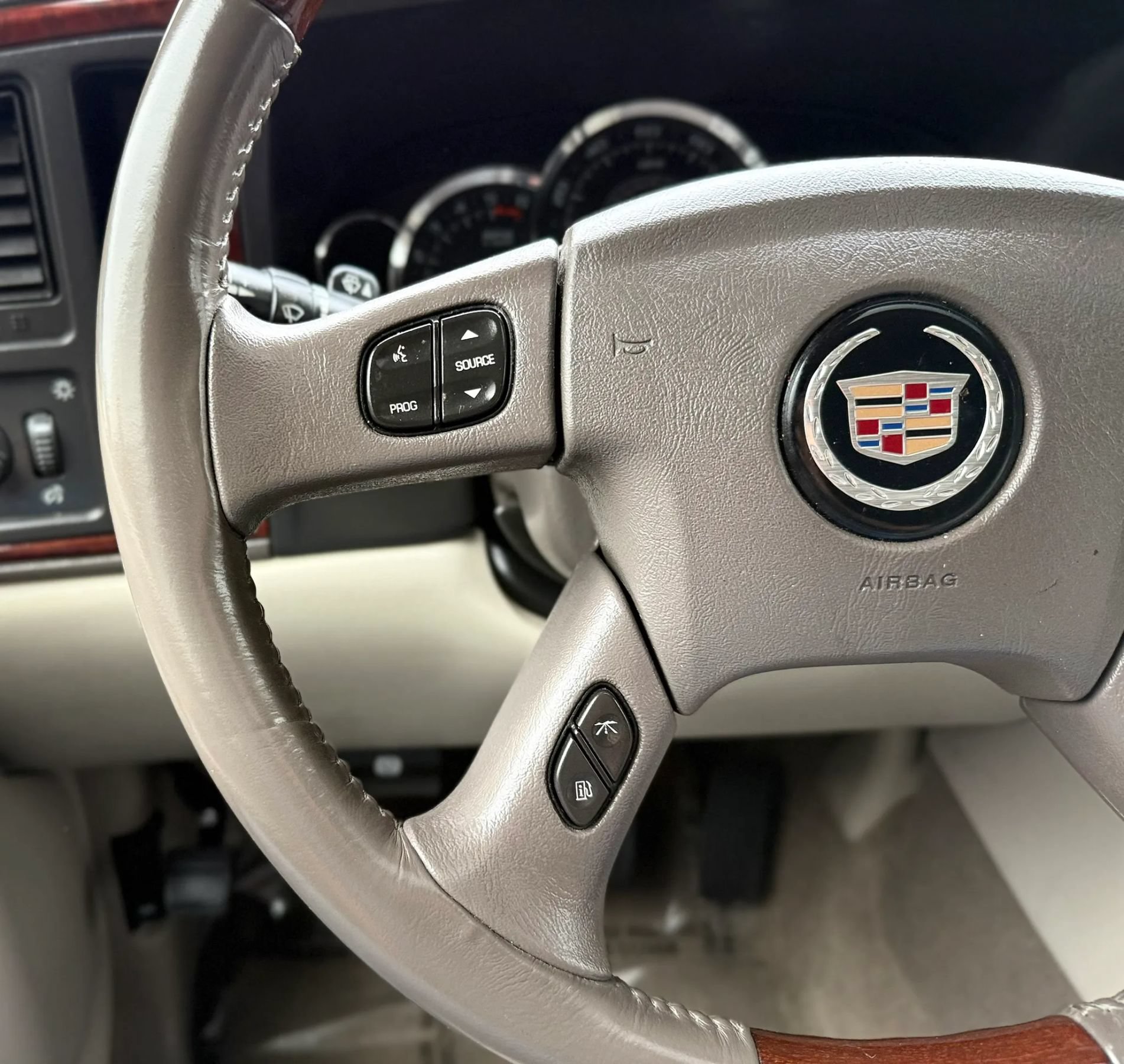 Used 2005 Cadillac Escalade AWD image 14
