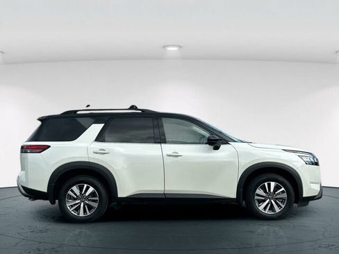 Used 2023 Nissan Pathfinder SL FWD image 7