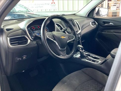 Used 2024 Chevrolet Equinox LT AWD/4WD image 4