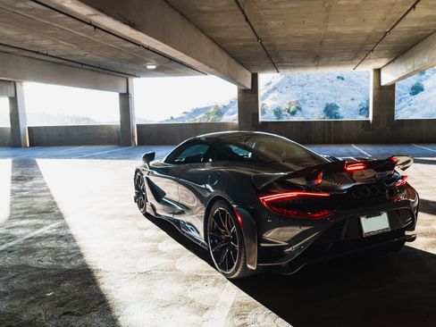 Used 2021 McLaren 765LT RWD image 14