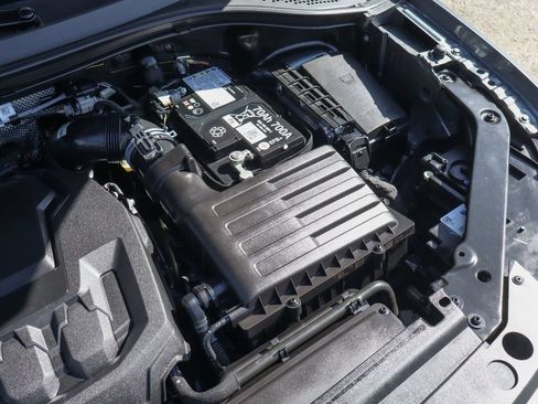 Used 2024 Volkswagen Tiguan SE R-Line FWD image 14