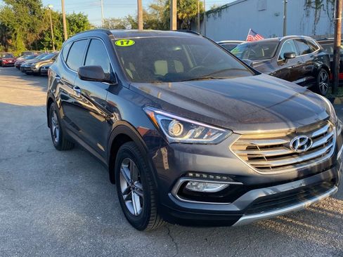 Used 2017 Hyundai Santa Fe Sport image 3