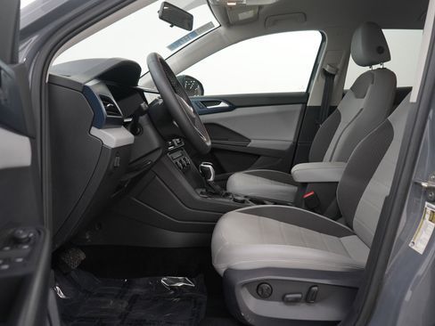 Used 2022 Volkswagen Taos SE image 19