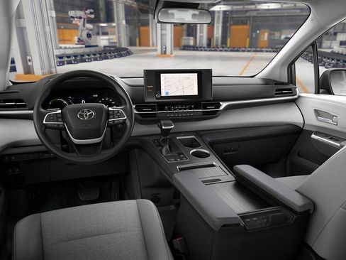 New 2025 Toyota Sienna LE image 19