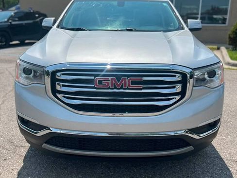 Used 2019 GMC Acadia SLT FWD image 2