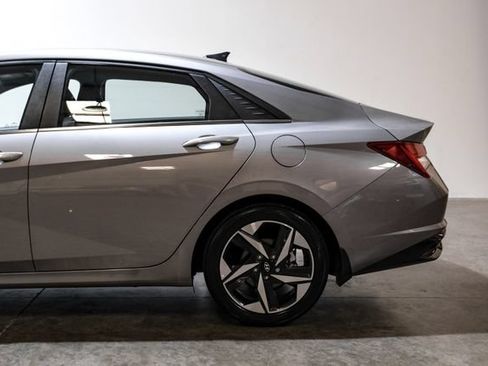 Used 2023 Hyundai Elantra Limited FWD image 16