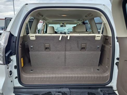 Used 2019 Lexus GX 460 Premium w/ Premium Package image 35