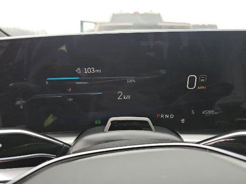 Used 2024 Cadillac Lyriq Sport image 15