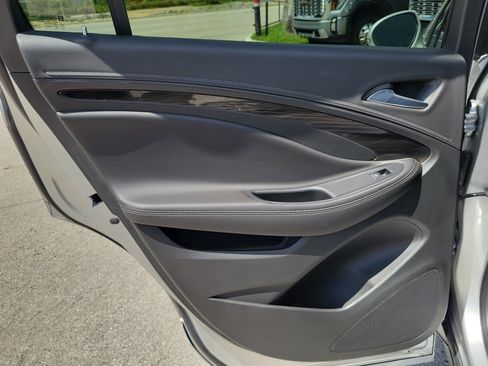 Used 2019 Buick Envision Essence image 27