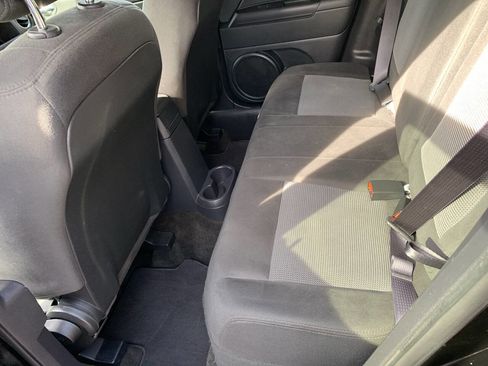 Used 2016 Jeep Patriot Latitude image 14