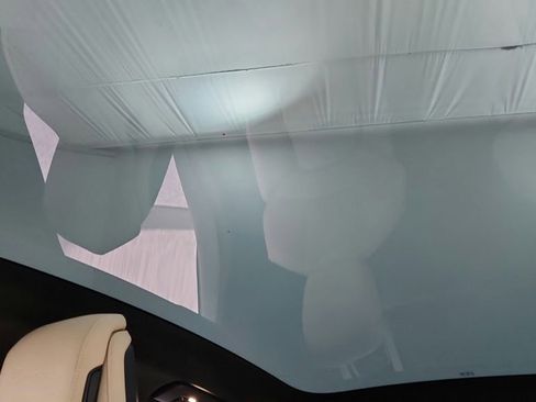 Used 2020 Porsche Taycan Turbo image 18