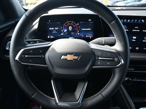 Used 2024 Chevrolet Traverse LT image 18