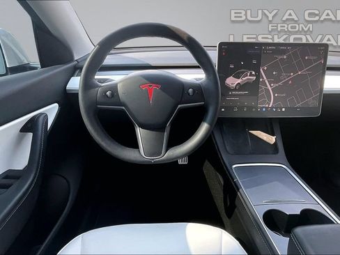 Used 2021 Tesla Model Y Long Range AWD/4WD image 5