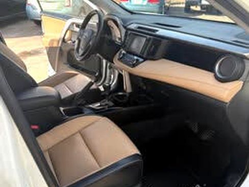 Used 2018 Toyota RAV4 Limited image 12