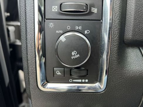 Used 2016 RAM 3500 Laramie image 18