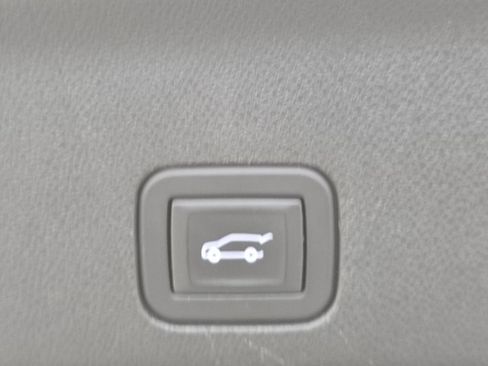 Used 2024 GMC Yukon XL Denali w/ Advanced Technology Package AWD/4WD image 29