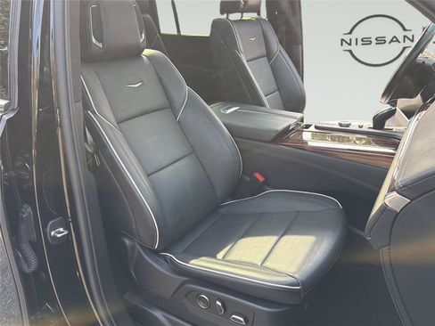 Used 2023 Cadillac Escalade ESV Premium Luxury AWD/4WD image 38