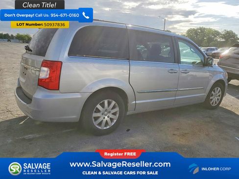 Used 2011 Chrysler Town & Country Touring-L w/ Entertainment Group #2 FWD image 4