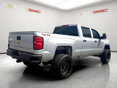 Used 2018 Chevrolet Silverado 1500 W/T w/ WT Convenience Package AWD/4WD image 3