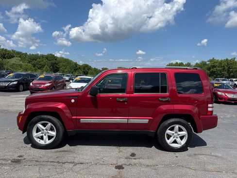 Used 2011 Jeep Liberty Limited w/ Comfort/Convenience Group AWD/4WD image 1
