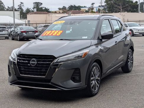 Used 2024 Nissan Kicks SR FWD image 2